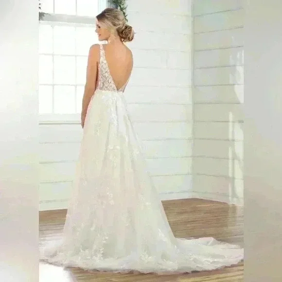 Essence of Australia Wedding Dress - D3023 - Picture 4 of 6